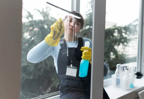Nettoyage de vitres intérieures et extérieures à Clères